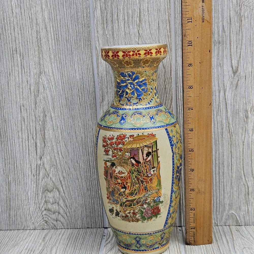Vintage Satsuma Style Porcelain‎ Vase Moriage Gold Gilt Hand Painted Figures